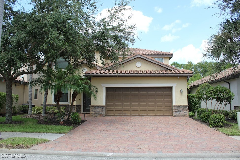 11295 Red Bluff Ln in Ft. Myers, FL - Building Photo