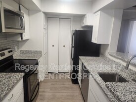 5587 Devonbriar Way in Orlando, FL - Building Photo