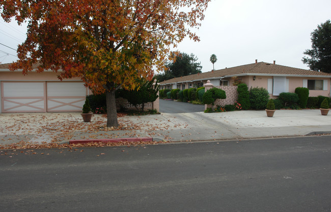 1184 Bonita Ave in Mountain View, CA - Building Photo - Building Photo