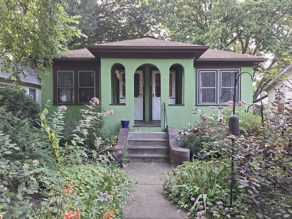 3620 42nd Ave S in Minneapolis, MN - Building Photo
