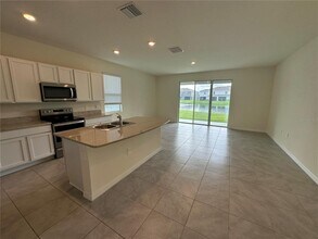 8813 Milestone Dr in Sarasota, FL - Building Photo - Building Photo