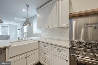 1855 Frankford Ave, Unit 2 in Philadelphia, PA - Building Photo - Building Photo