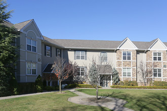 Fairfield Courtyard At Farmingdale in Farmingdale, NY - Foto de edificio - Building Photo