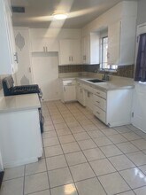 7921 Crenshaw Blvd, Unit 2 in Inglewood, CA - Building Photo - Building Photo