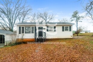 529 Oakland Ave in Gaffney, SC - Building Photo