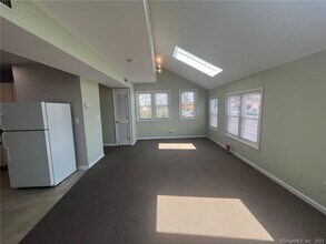 558 Connecticut Ave in Norwalk, CT - Building Photo - Building Photo