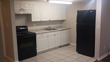 6954 Trout St in Tampa, FL - Building Photo - Building Photo