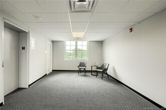 9 Steele Blvd-Unit -304 in Berlin, CT - Building Photo - Building Photo