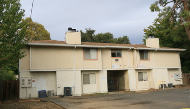 1814 V St in Sacramento, CA - Building Photo - Building Photo