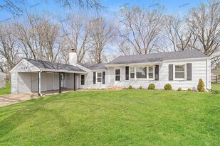 3132 Duquette Dr in St. Charles, MO - Building Photo