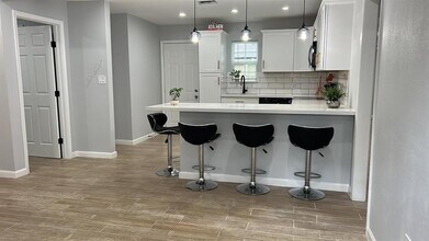 8226 Darlington Dr in Houston, TX - Building Photo - Building Photo