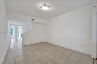 3102 NE 210th Ter in Aventura, FL - Building Photo - Building Photo