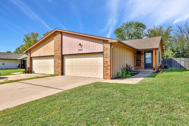 8924-8926 E Bluestem St in Wichita, KS - Building Photo - Building Photo