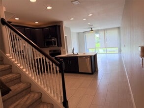 10321 Willow Leaf Trail in Tampa, FL - Building Photo - Building Photo