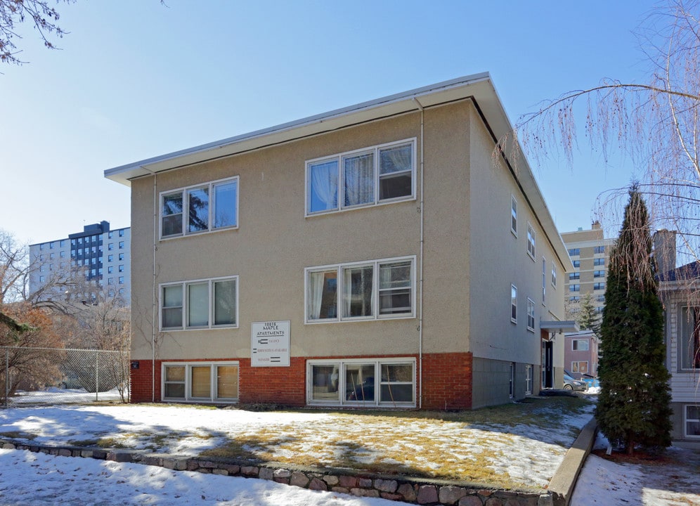 Maple Apartments in Edmonton, AB - Building Photo