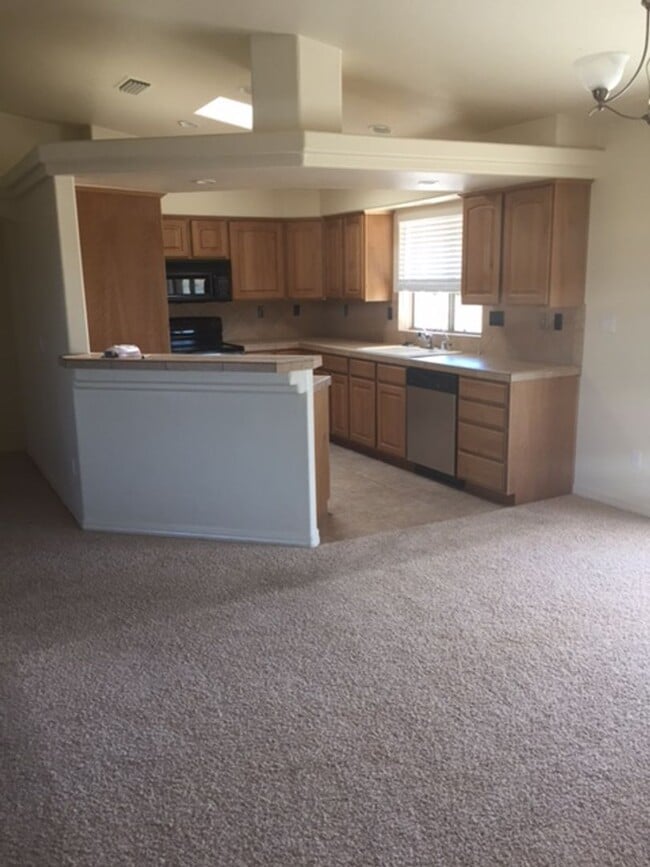 9250 River Run Dr in Kingman, AZ - Building Photo - Building Photo