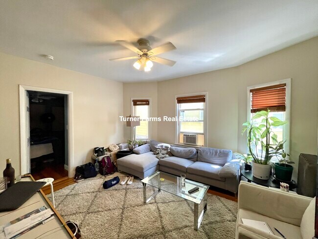 290 Boston Ave, Unit 1 in Medford, MA - Building Photo - Building Photo