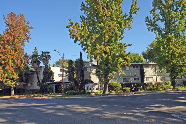 Palms Apartments in Stockton, CA - Foto de edificio - Building Photo