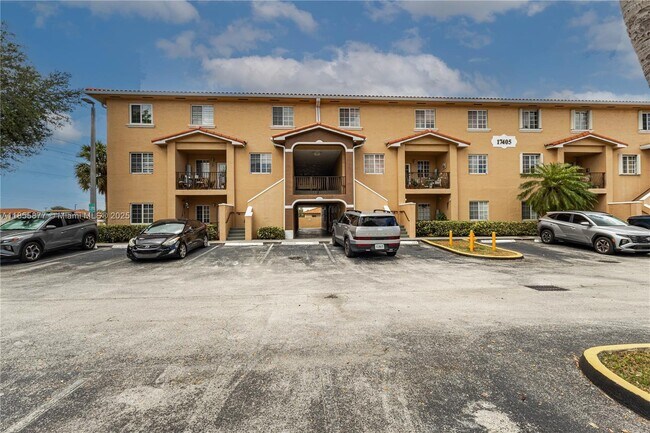 17405 NW 75th Pl in Hialeah, FL - Building Photo - Building Photo