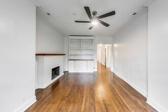 2238 W Argyle St in Chicago, IL - Building Photo - Building Photo