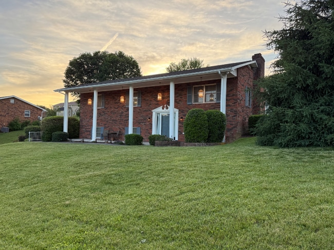 property at 125 Amhurst Ln