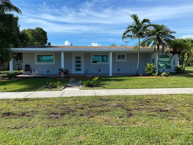 3880 NW 179th St in Miami Gardens, FL - Building Photo - Building Photo