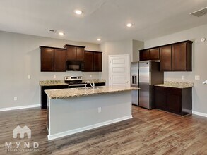 1244 Big Poplar Way in Locust Grove, GA - Foto de edificio - Building Photo