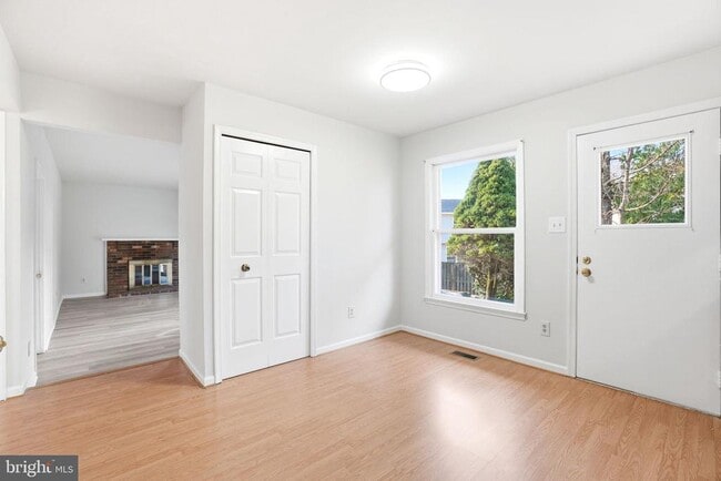 9713 Waterline Dr in Burke, VA - Building Photo - Building Photo