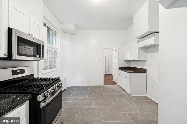 property at 2127 W Erie Ave