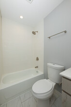 Discover Comfortable Living at Barry Quad! in Chicago, IL - Building Photo - Building Photo