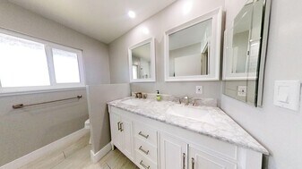 6838 Del Playa Dr in Goleta, CA - Building Photo