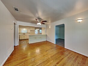 1002 Noble Ave in Carrollton, TX - Building Photo - Building Photo