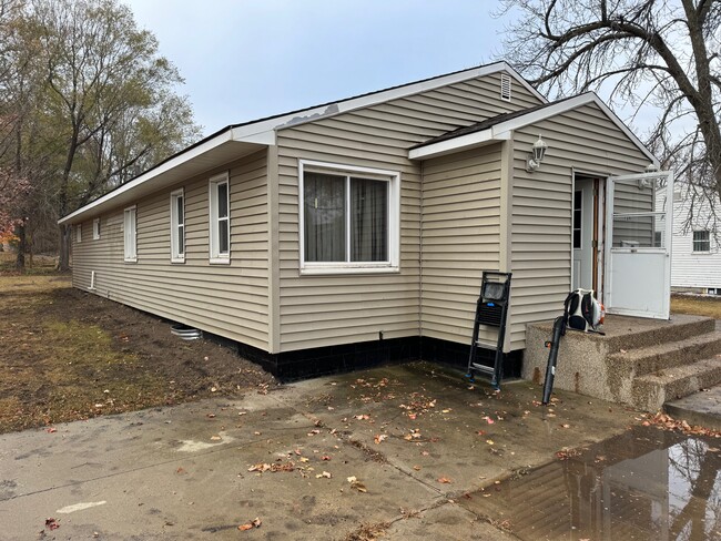 726 Orchard St in Ortonville, MN - Foto de edificio - Building Photo