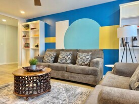 215 Piedmont Ave NE in Atlanta, GA - Building Photo