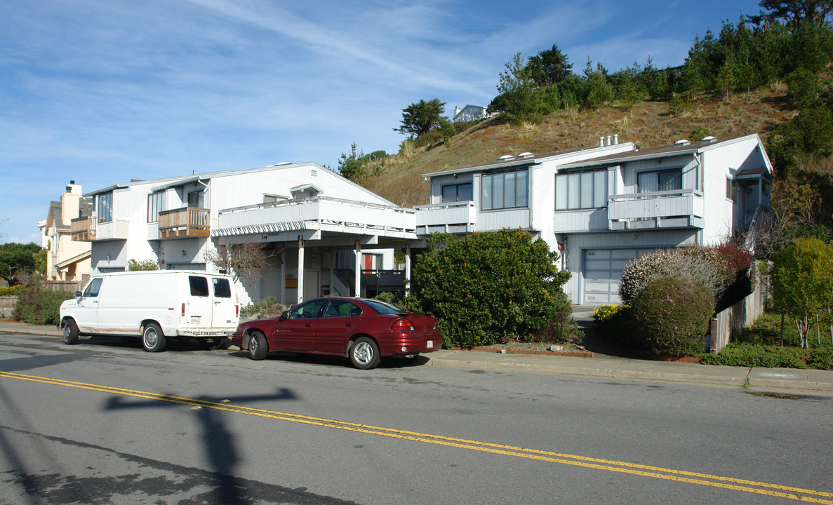 549 Monterey Rd in Pacifica, CA - Building Photo