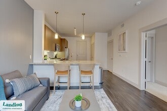 110 W CityLine Dr in Richardson, TX - Building Photo - Building Photo