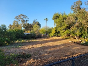 2105 Weeping Willow Way in Fallbrook, CA - Building Photo - Building Photo