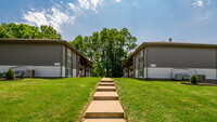 Parkville Place Apartments in Parkville, MO - Foto de edificio - Building Photo