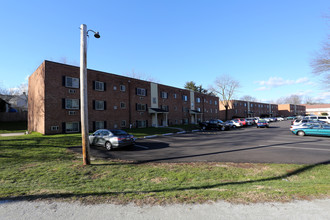 Meadowbrook Apartments in Hatfield, PA - Foto de edificio - Building Photo