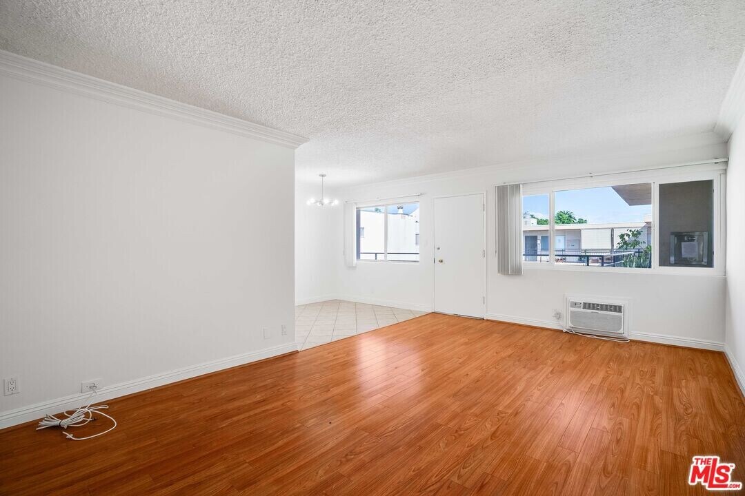 7548 Hampton Ave in West Hollywood, CA - Building Photo