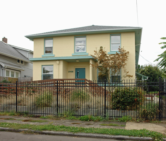 2408 N Farragut St in Portland, OR - Foto de edificio - Building Photo