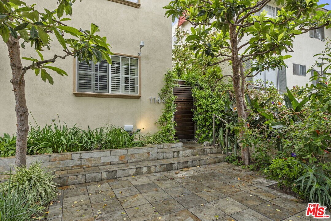 1144 10th Ct in Santa Monica, CA - Building Photo