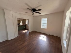 1308 E Oak St in Dexter, MO - Building Photo - Building Photo