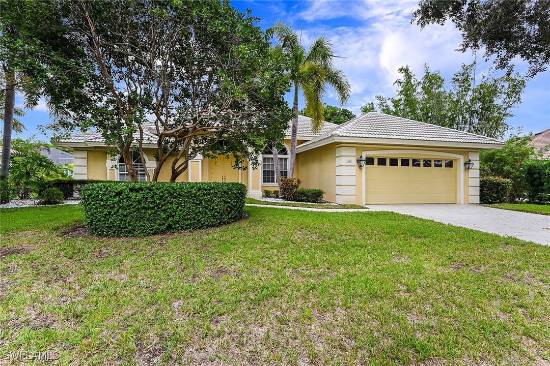 1843 Mission Dr in Naples, FL - Building Photo