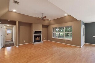 1822 Sharon Dr in Corinth, TX - Building Photo