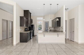 2205 Primrose Dr in Weslaco, TX - Building Photo - Building Photo