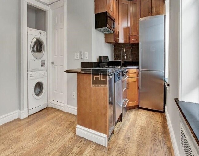 W 53RD ST., Unit 2A in New York, NY - Building Photo - Building Photo