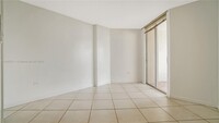 5555 Collins Ave, Unit 17k in Miami, FL - Building Photo - Building Photo