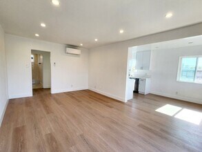 3810 Bronson Ave in Los Angeles, CA - Building Photo - Building Photo