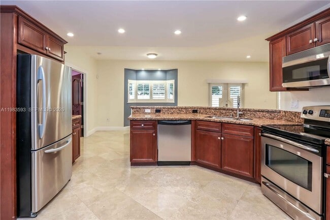 11064 SW 79th Path in Kendall, FL - Building Photo - Building Photo